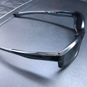 Oakley polarized chain link matte black sunglasses